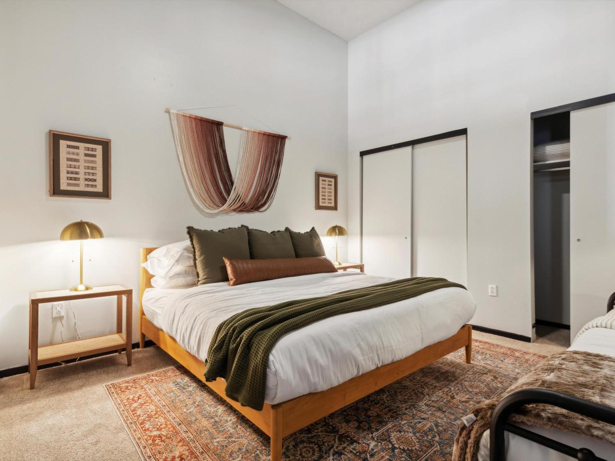 Large 3Br Apts & Studios, Free Parking, Gym, Game Room Филадельфия Номер фото