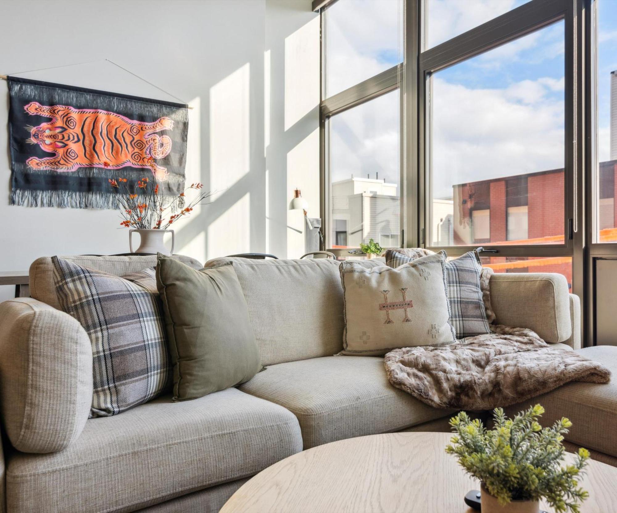 Large 3Br Apts & Studios, Free Parking, Gym, Game Room Филадельфия Номер фото
