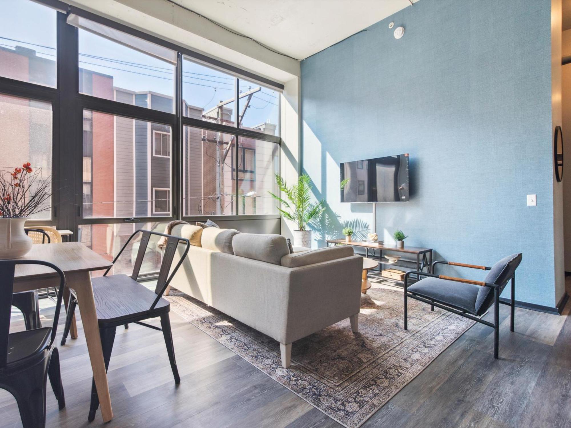 Large 3Br Apts & Studios, Free Parking, Gym, Game Room Филадельфия Номер фото