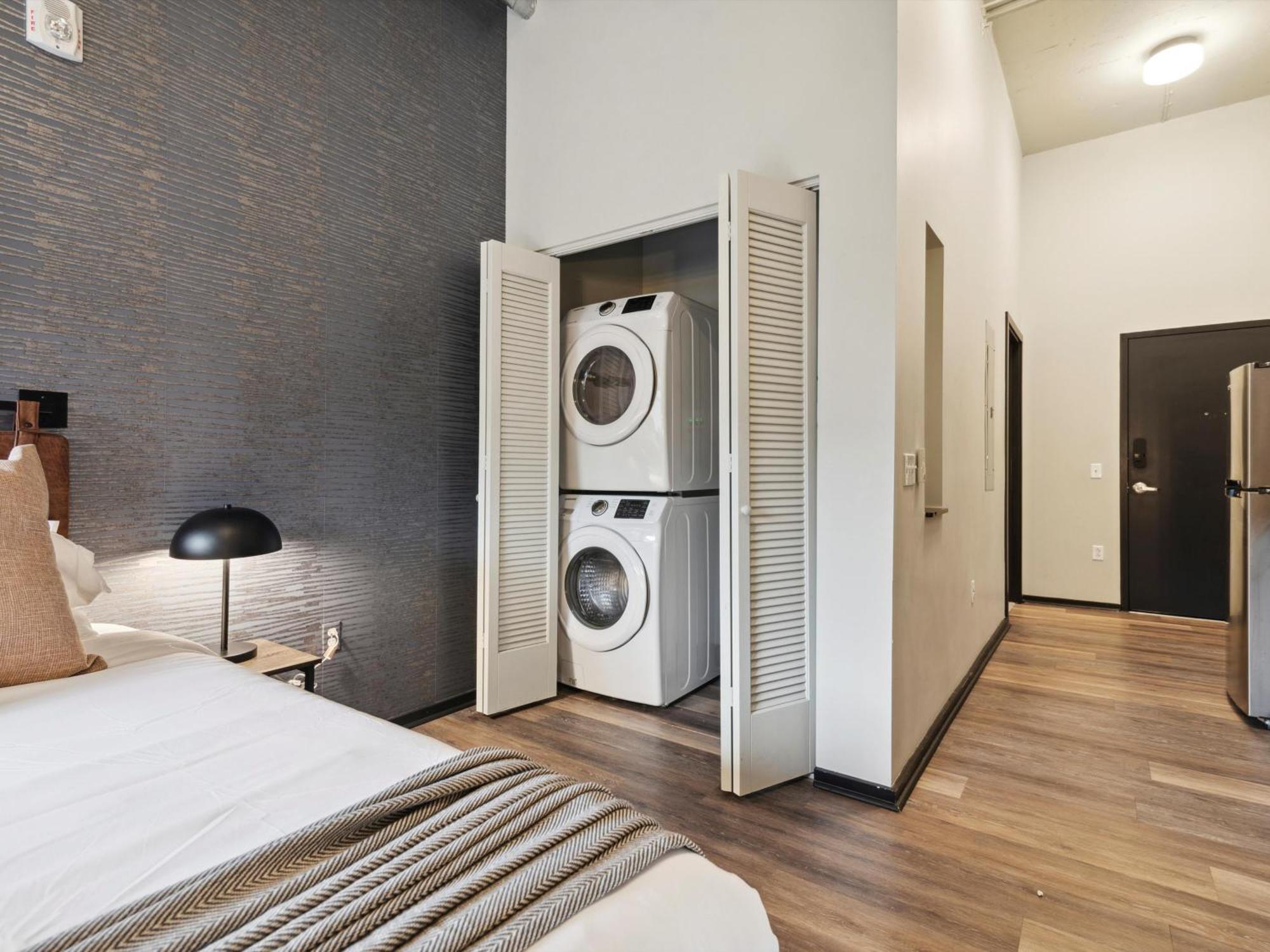 Large 3Br Apts & Studios, Free Parking, Gym, Game Room Филадельфия Номер фото